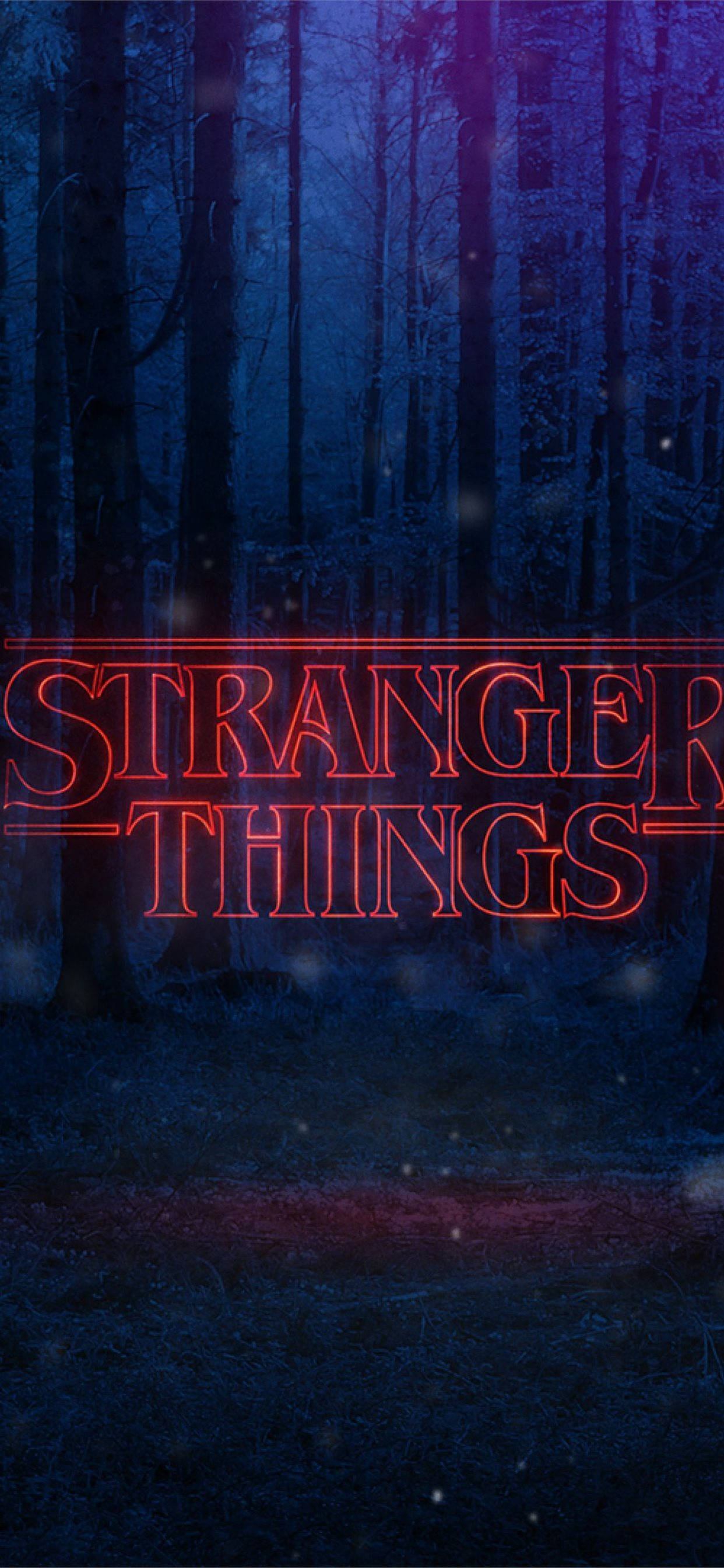 Stranger Things Ormanı Estetik Görünümü Duvar Kağıdı