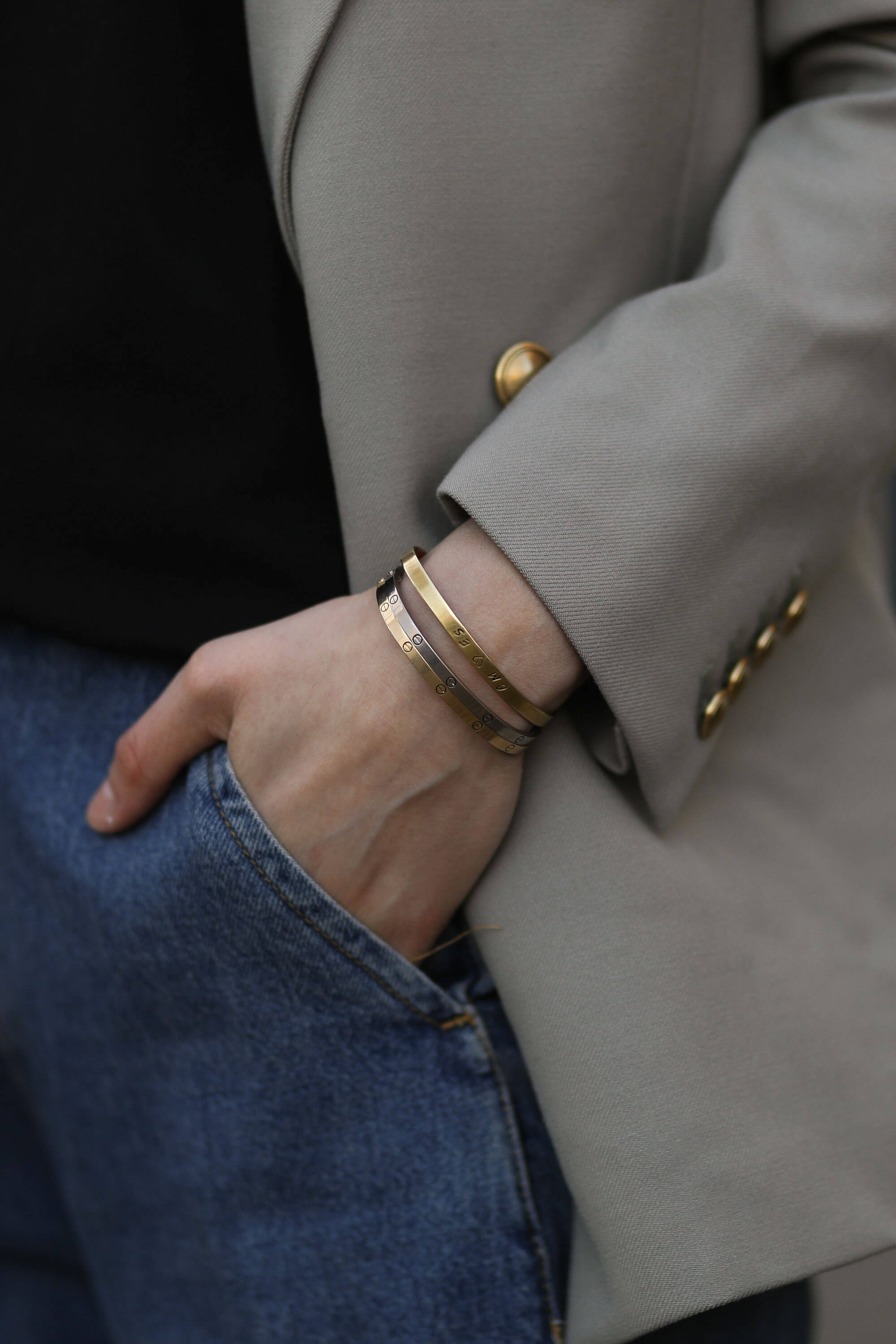 Takım Elbiseli Erkeklerin Cartier'i Duvar Kağıdı