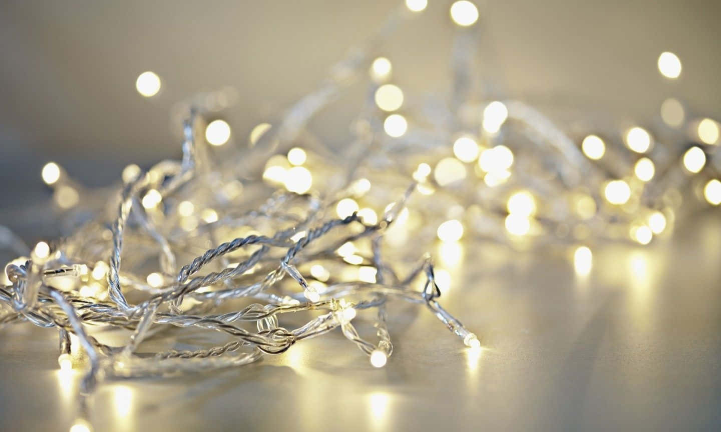 Tatili Renkli Noel Işıklarıyla Kutlayın Duvar Kağıdı