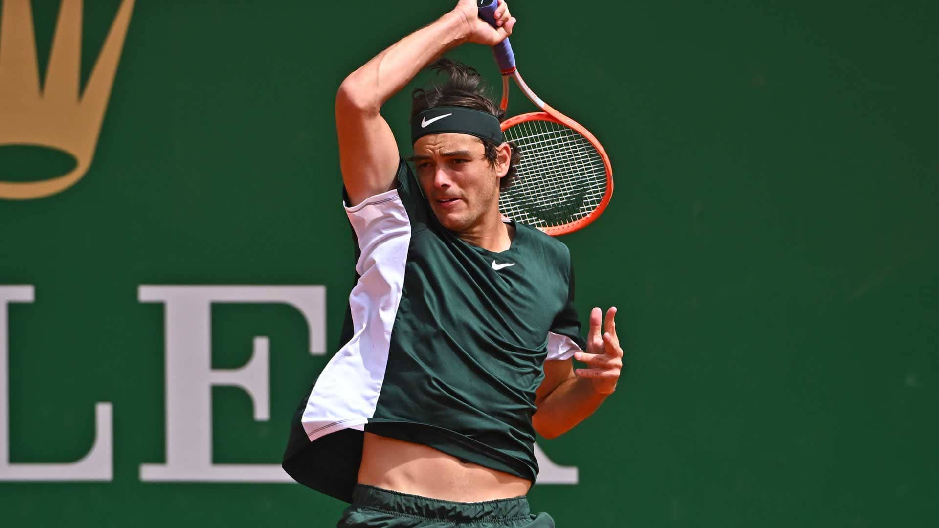 Taylor Fritz Aksiyonda - Güçlü Smash Vuruşu Duvar Kağıdı