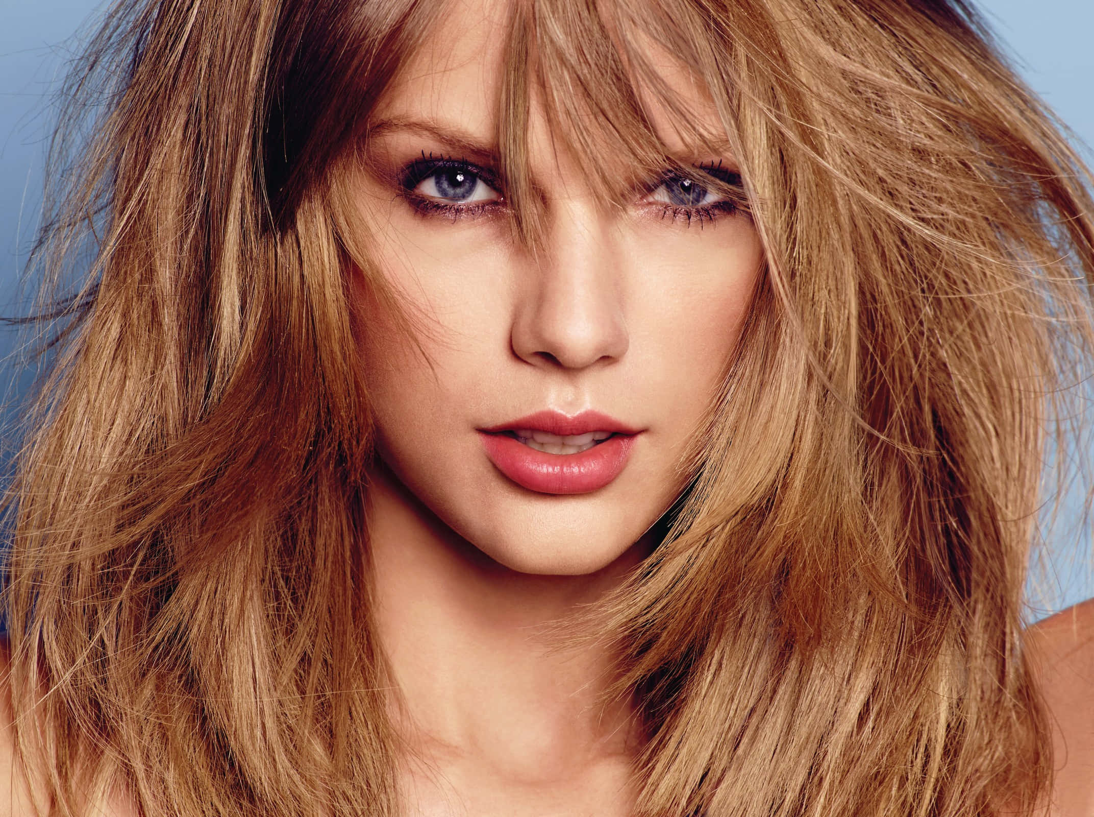 Taylor Swift Büyüleyici ve Cazibeli Duvar Kağıdı