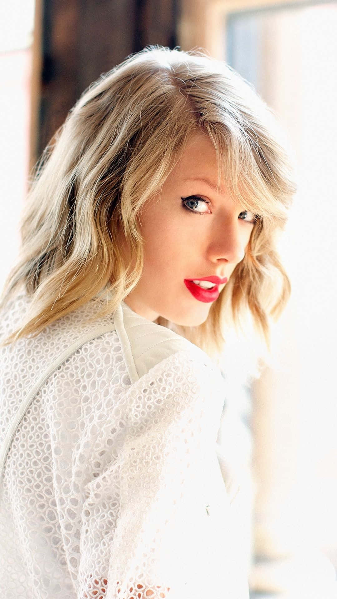 Taylor Swift iPhone Klasik Kırmızı Ruj Duvar Kağıdı