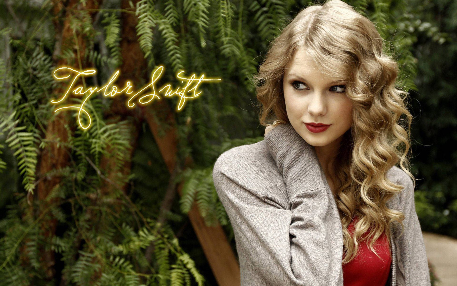 Taylor Swift Sahnede Canlı Duvar Kağıdı
