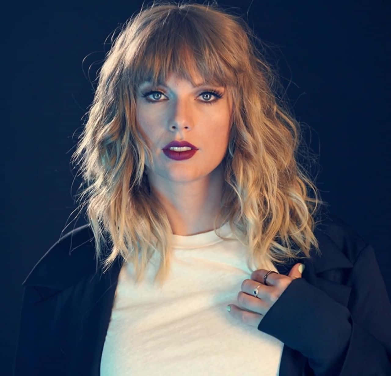Taylor Swift şık ve kendine özgü tarzıyla Duvar Kağıdı