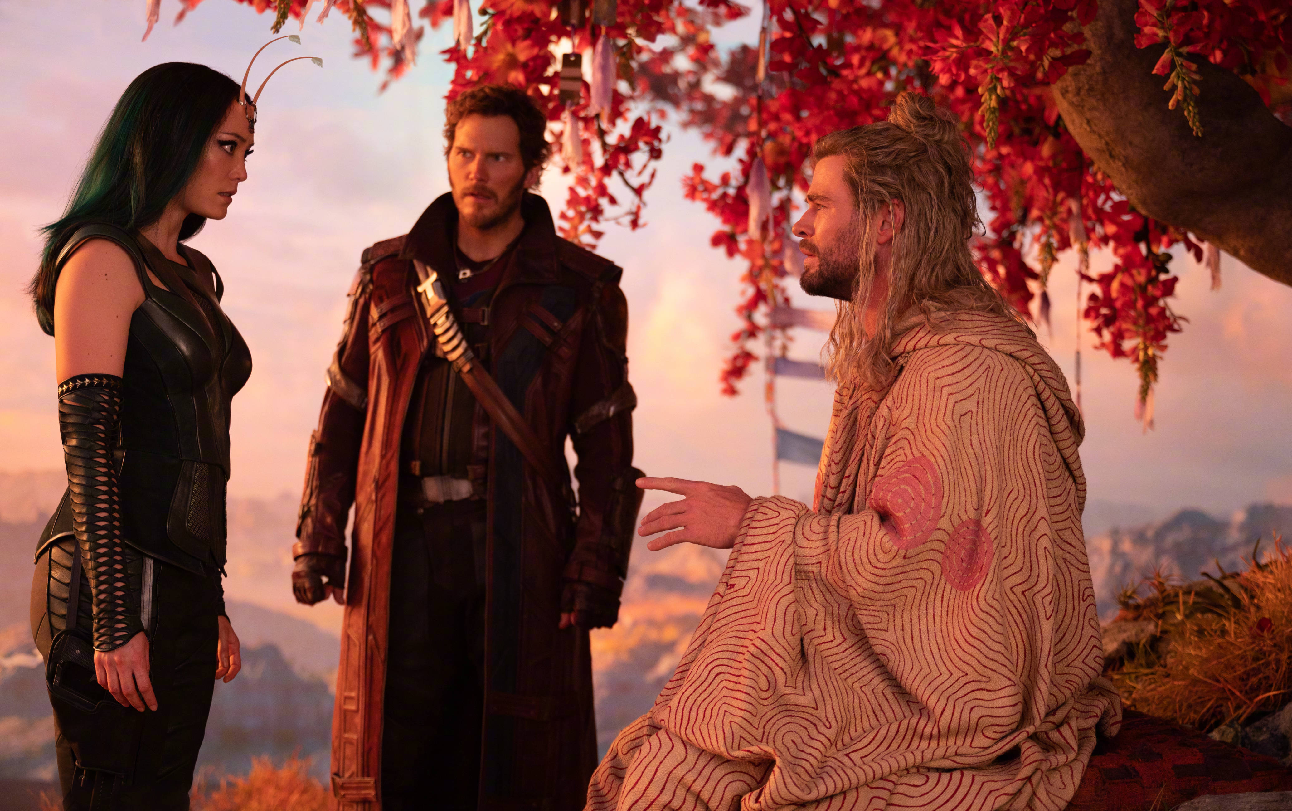 Thor Love And Thunder İmdat Çağrısı Duvar Kağıdı