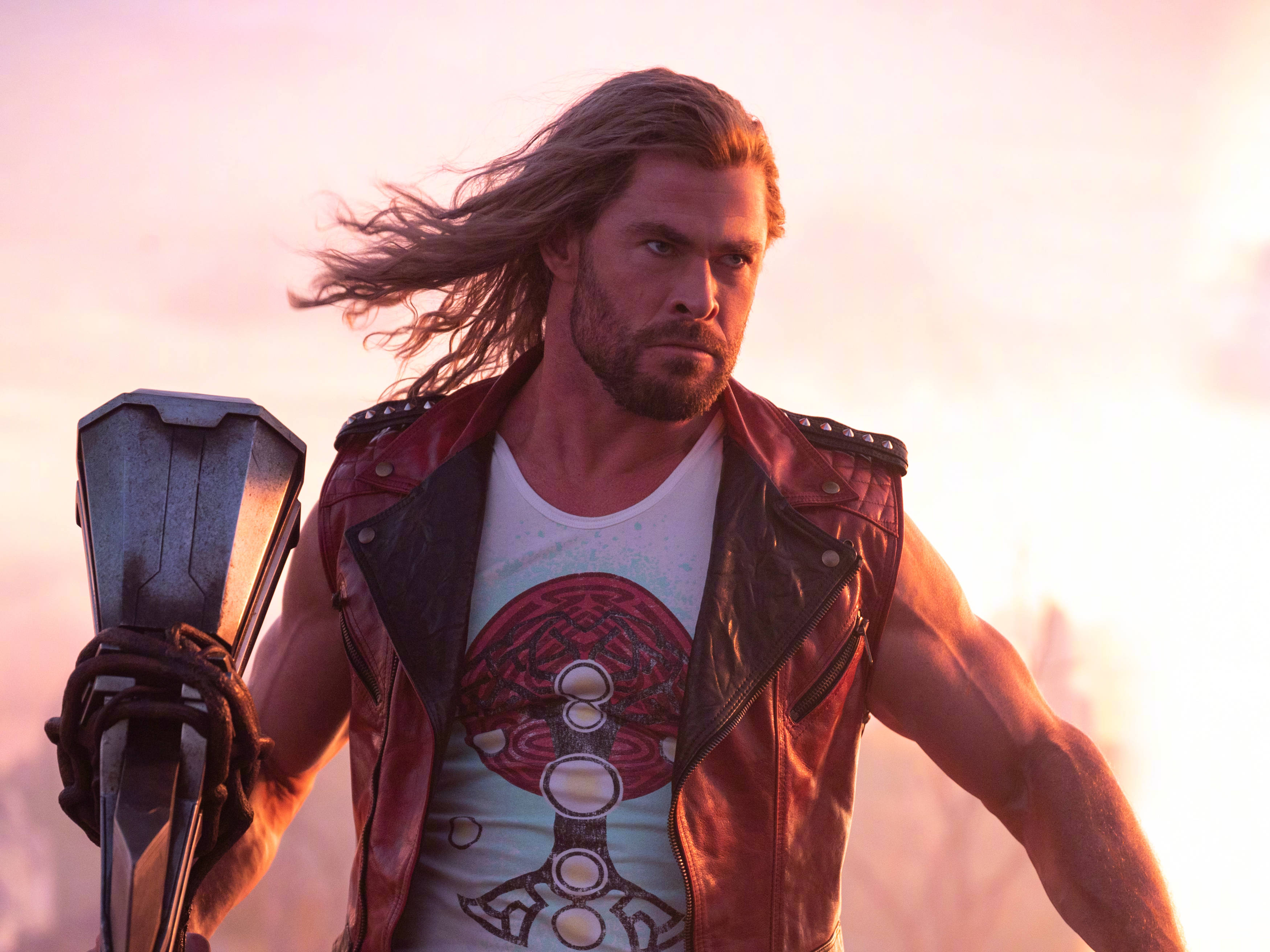 Thor Love And Thunder Savaşçı Thor Duvar Kağıdı
