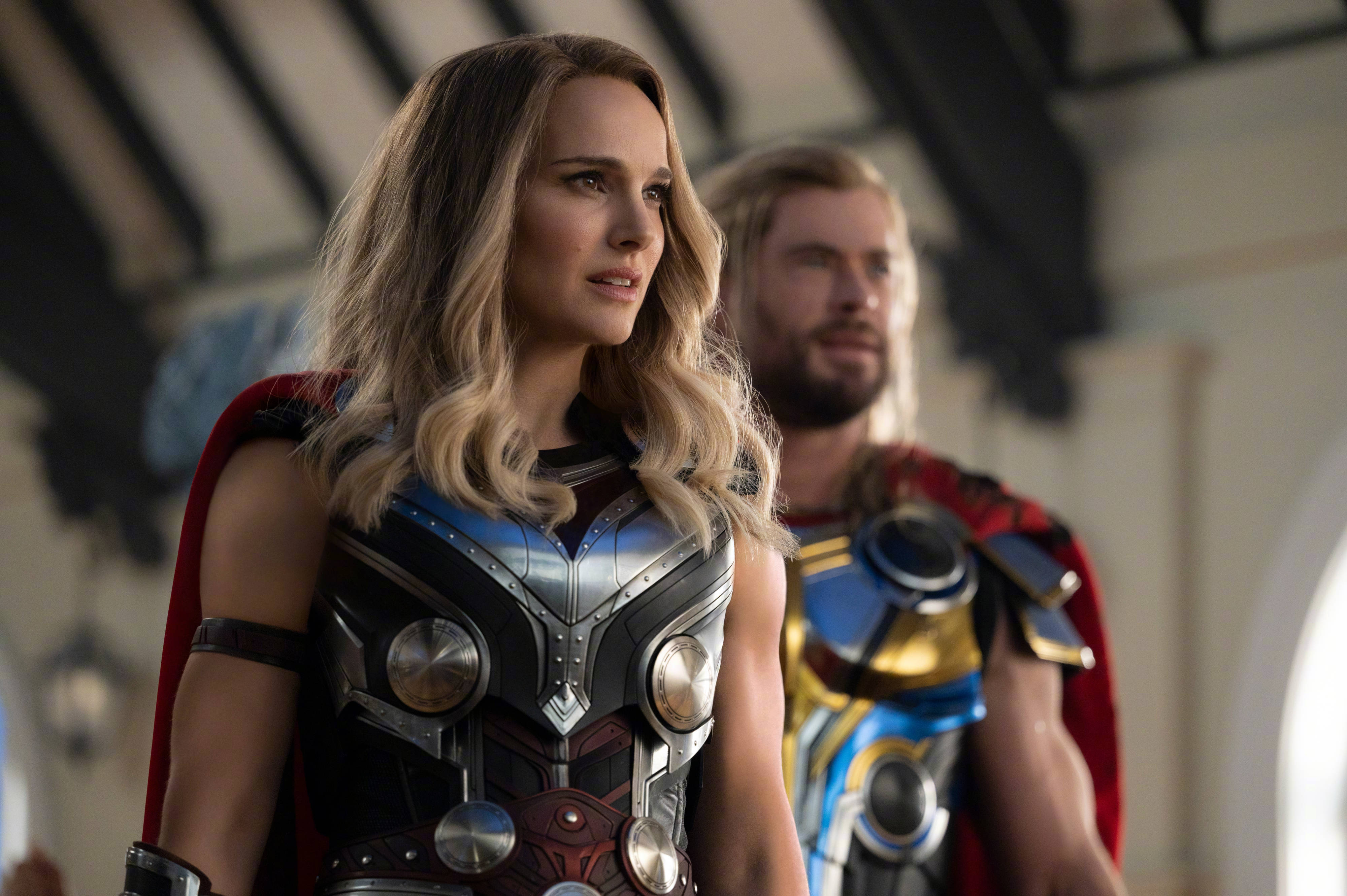 Thor Love And Thunder Bayan Thor Duvar Kağıdı