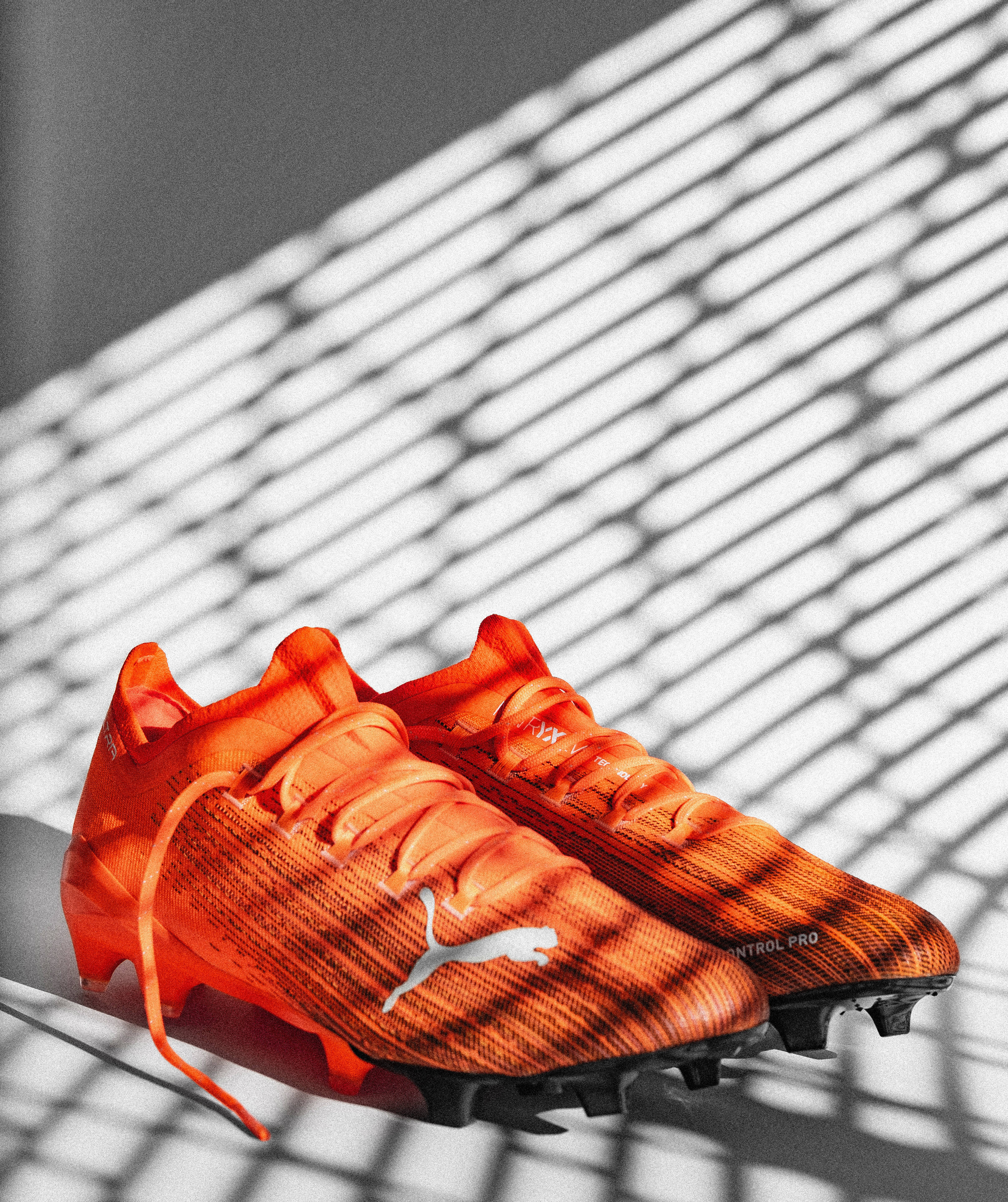 Turuncu Puma Ultra 1.1 Duvar Kağıdı