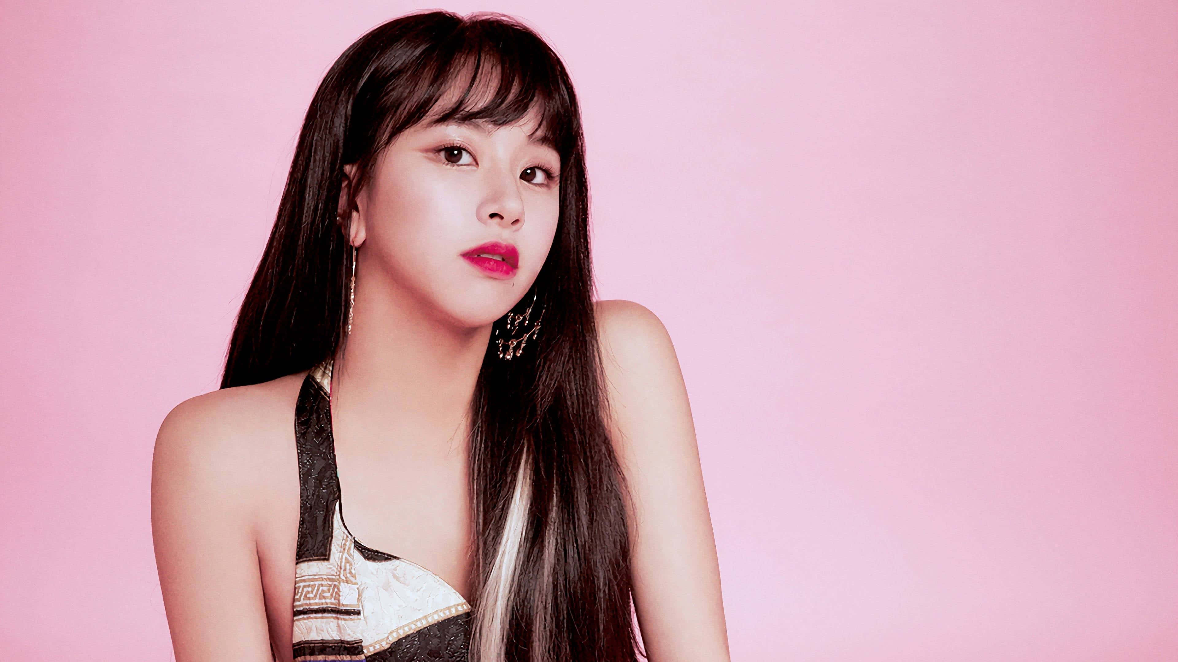 Twice Grubu Grup Fotoğrafı İçin Poz Veriyor Duvar Kağıdı
