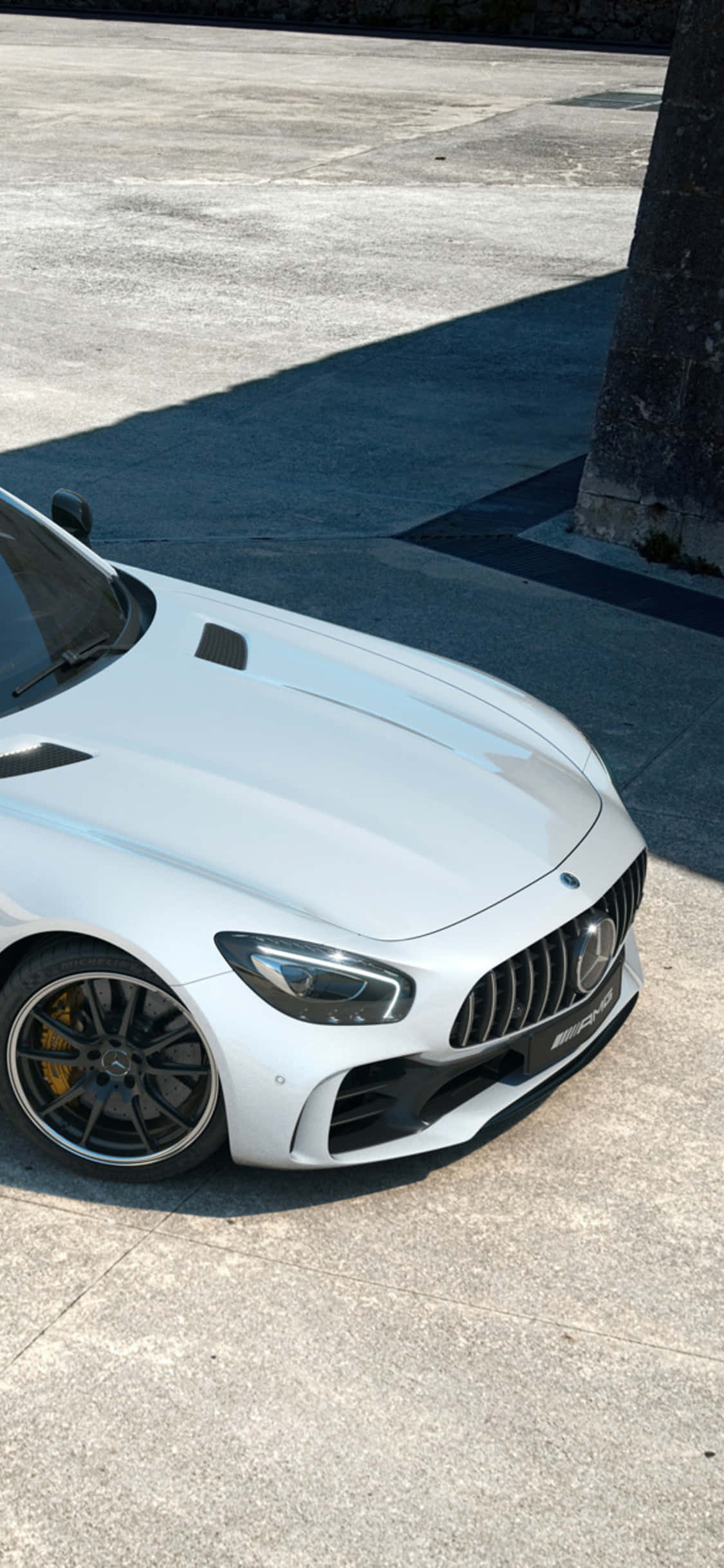 Üst Önden Görünüm Beyaz iPhone Xs Mercedes Amg Arka Plan Duvar Kağıdı