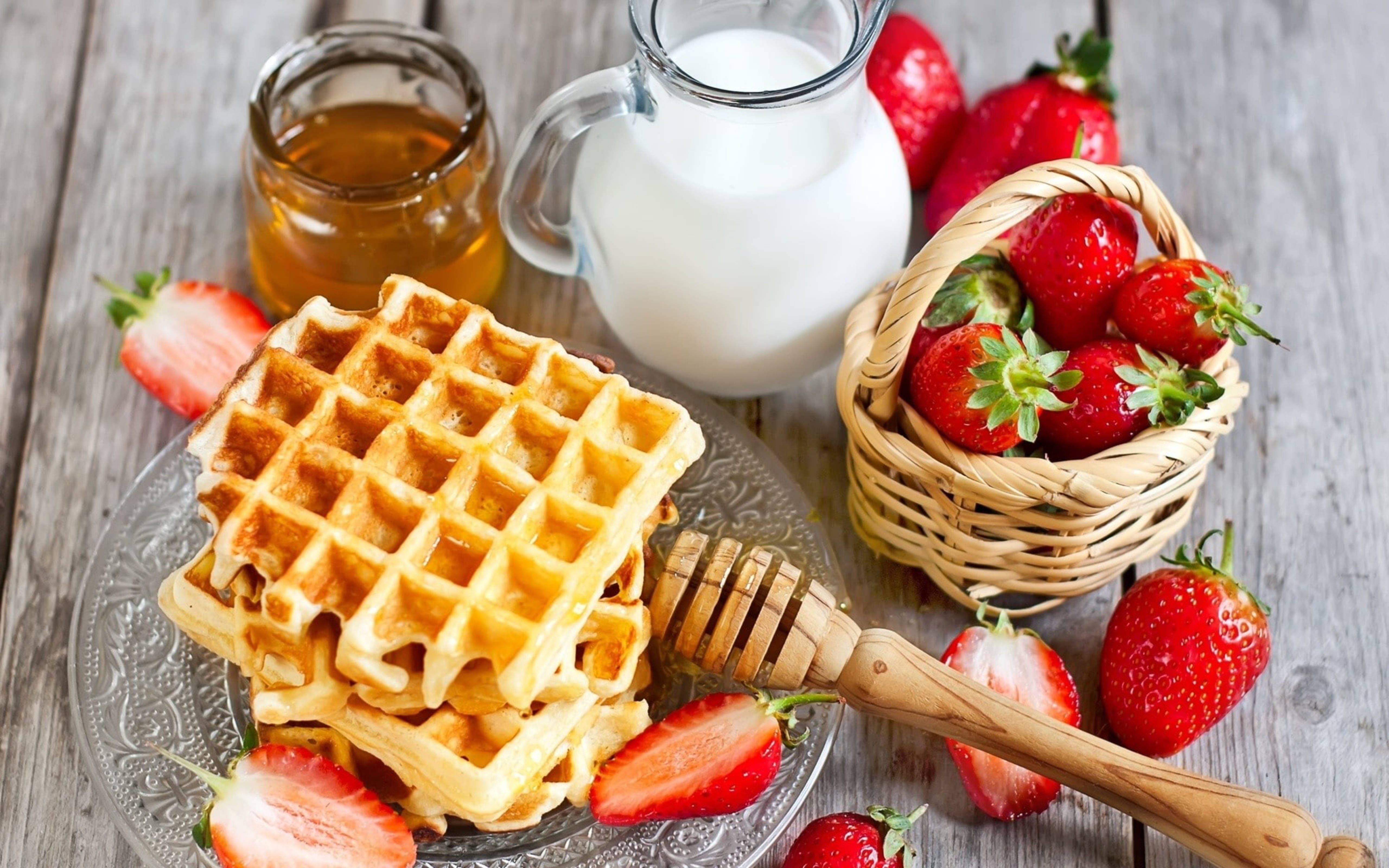 Waffle Çilek Süt Bal Duvar Kağıdı