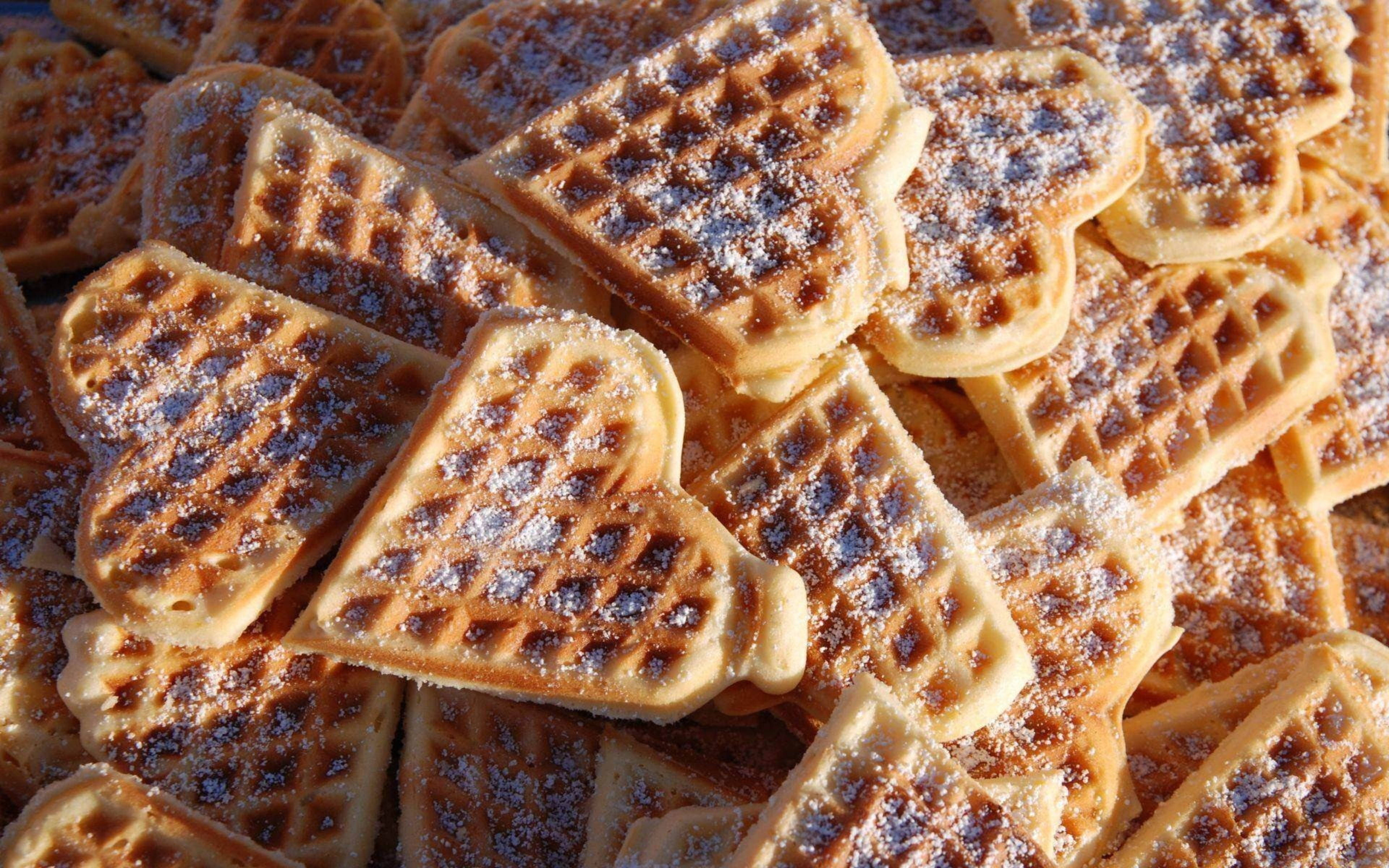 Waffle Sevgisi - Kalp Şeklinde Waffle Lezzetleri Duvar Kağıdı