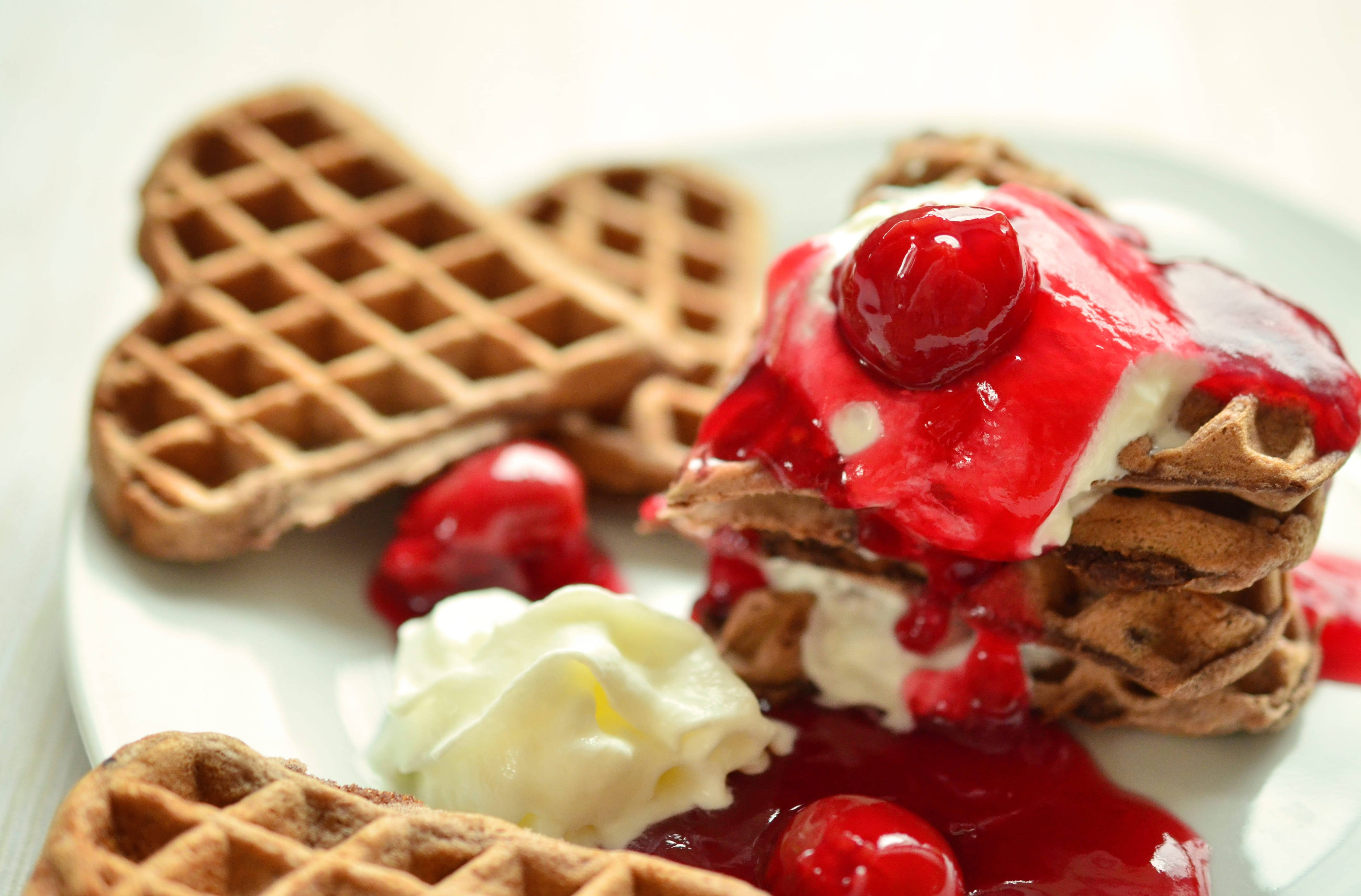 Waffle Vişne Kremalı Sos Duvar Kağıdı
