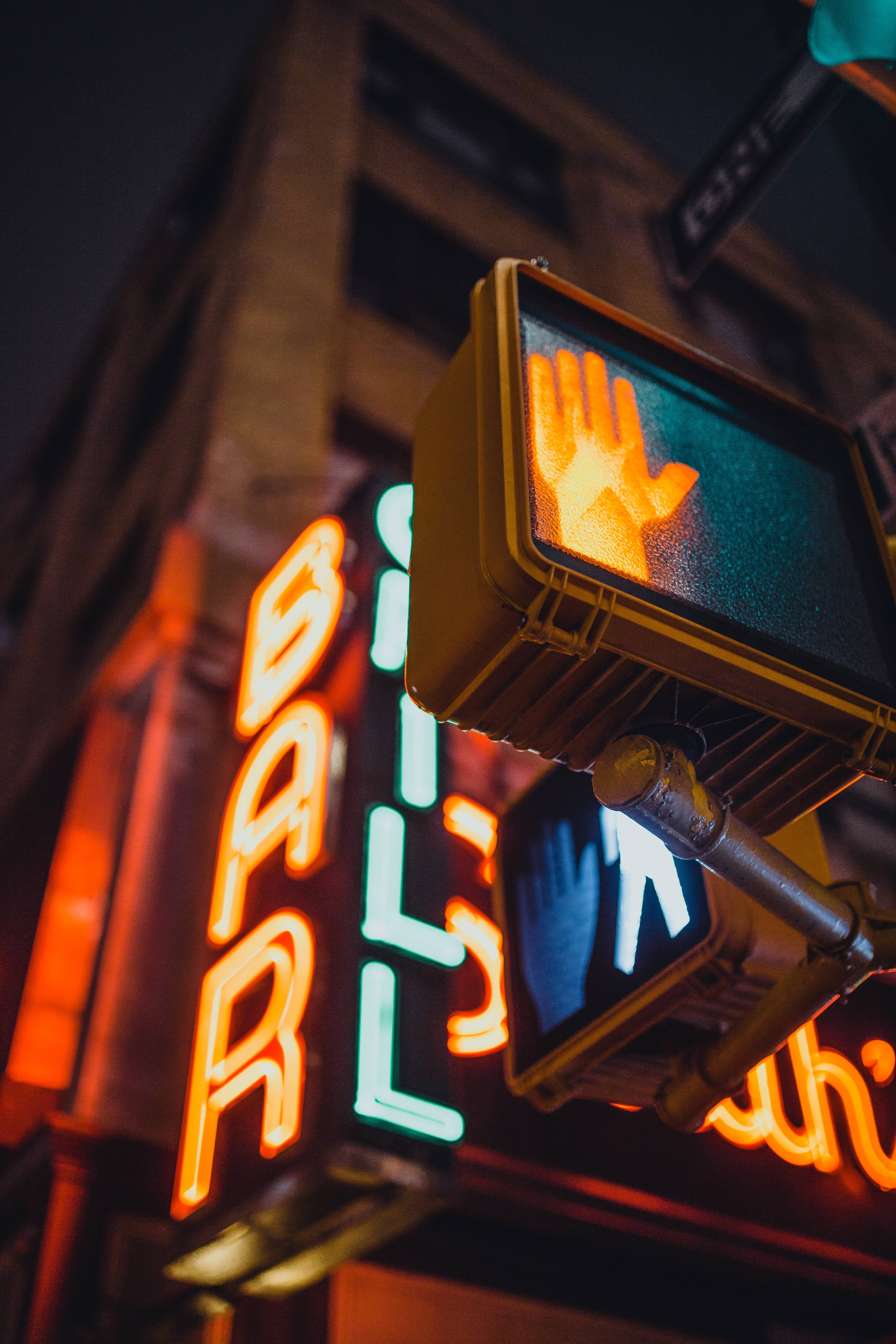 Yaya Neon Tabelası Duvar Kağıdı