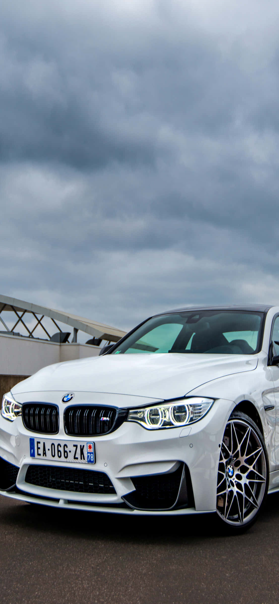 Yeni iPhone X ve BMW'nin gücünün tadını çıkarın. Duvar Kağıdı