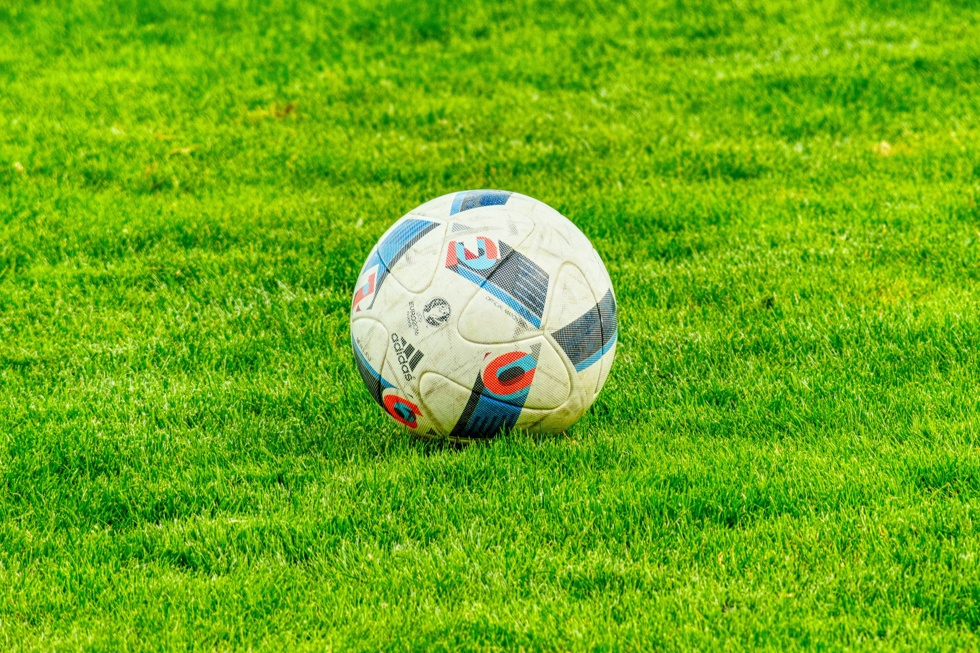 Yeşil saha futbol yakın çekim fotoğrafçılık duvar kağıdı.