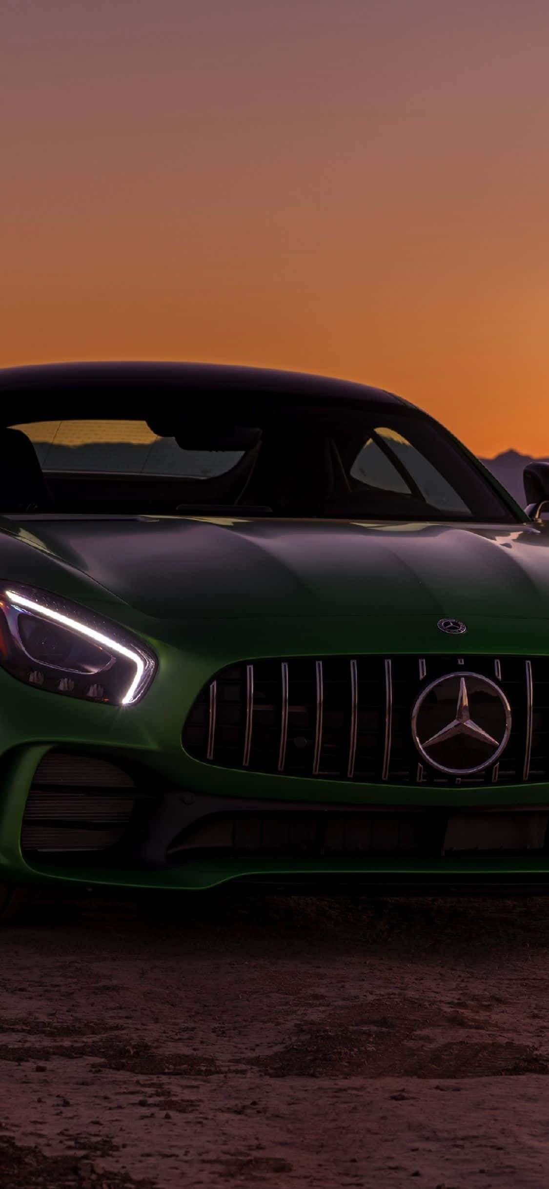 Yeşil iPhone Xs Mercedes Amg Gün Batımında Arka Plan Duvar Kağıdı