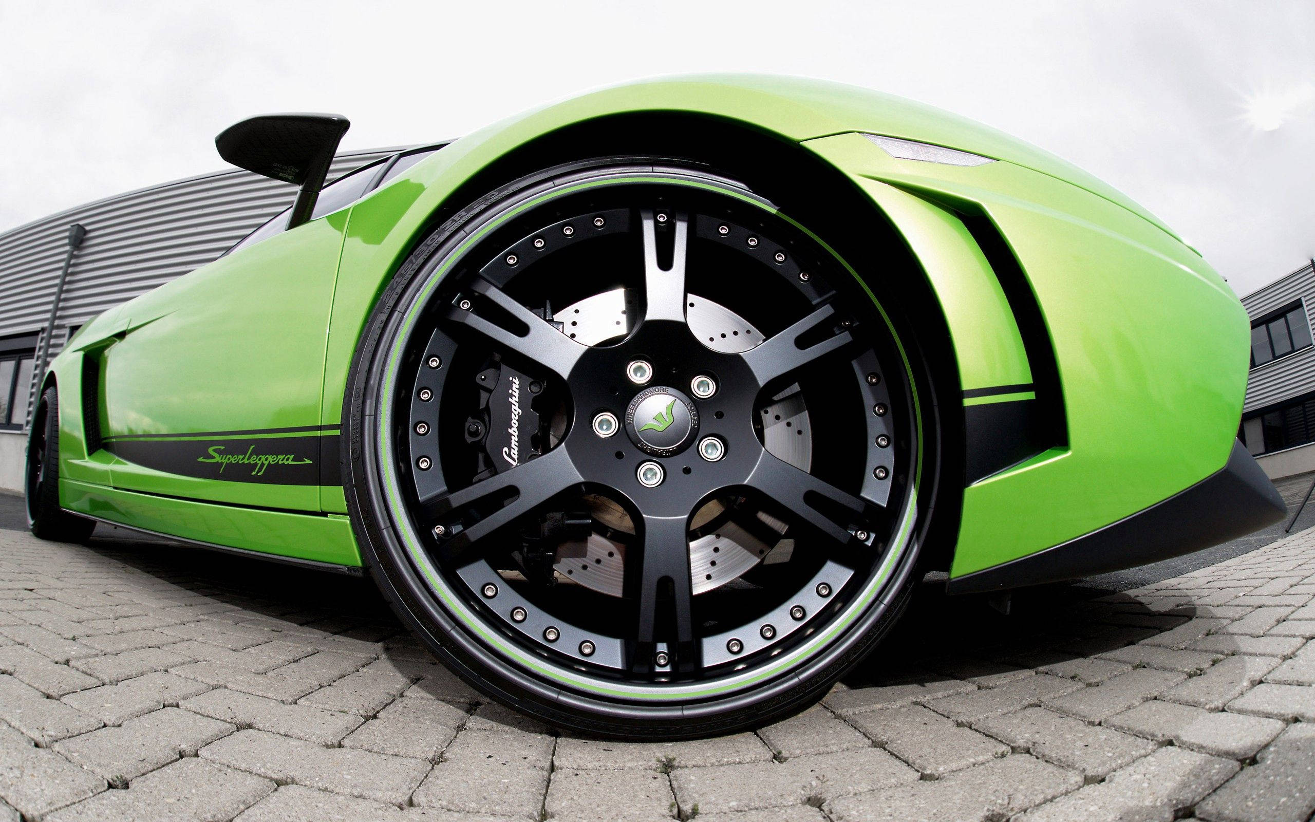 Yeşil Lamborghini'nin Balık Gözü Görüntüsü Duvar Kağıdı