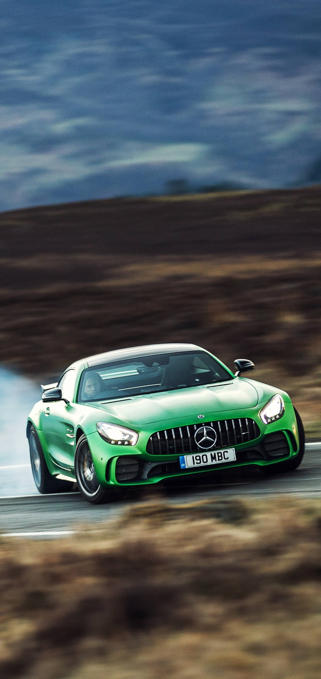 Yeşil Mercedes AMG Yarış iPhone Duvar Kağıdı