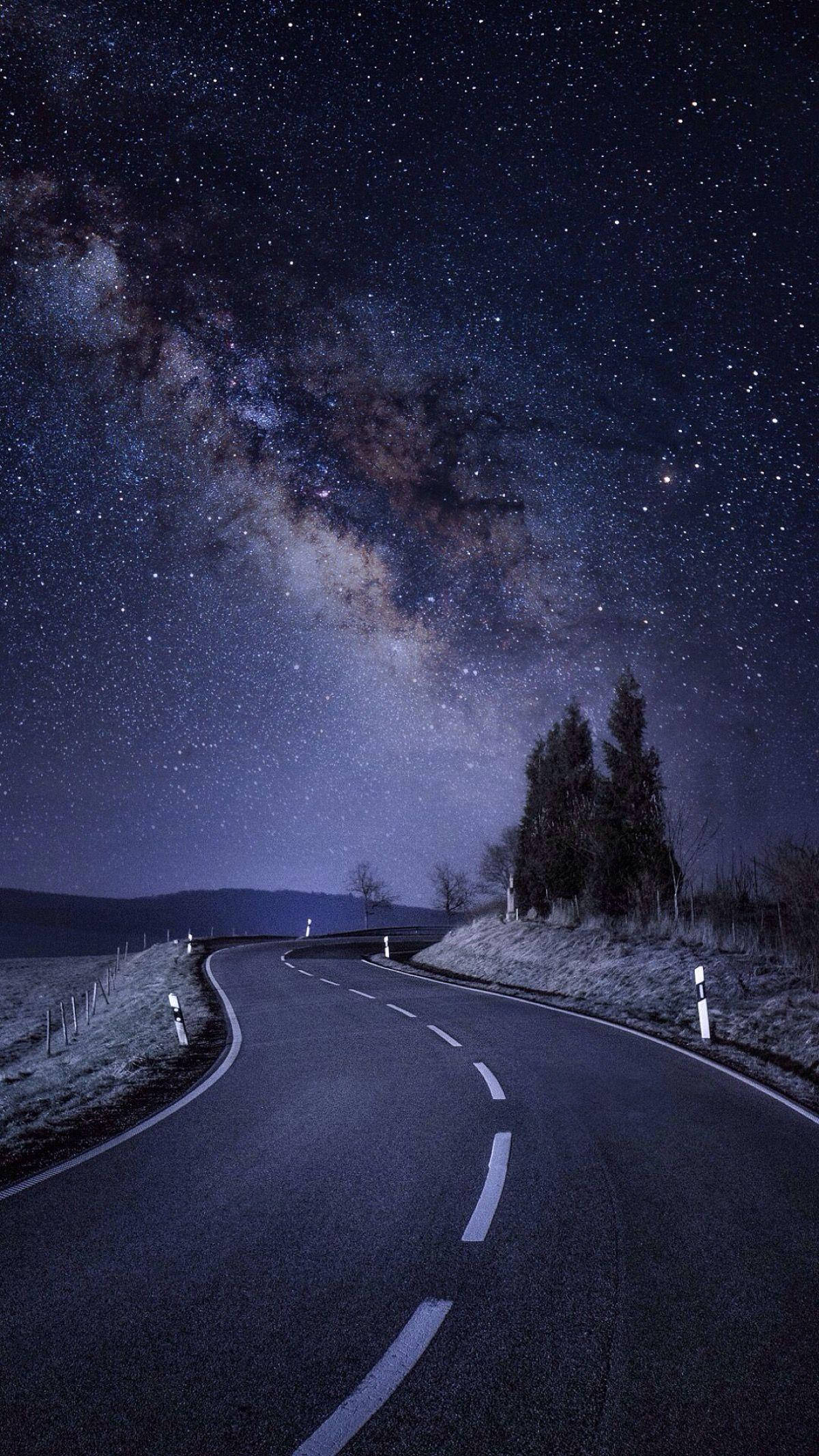 Yıldızlı Gece Yolu iPhone SE Duvar Kağıdı