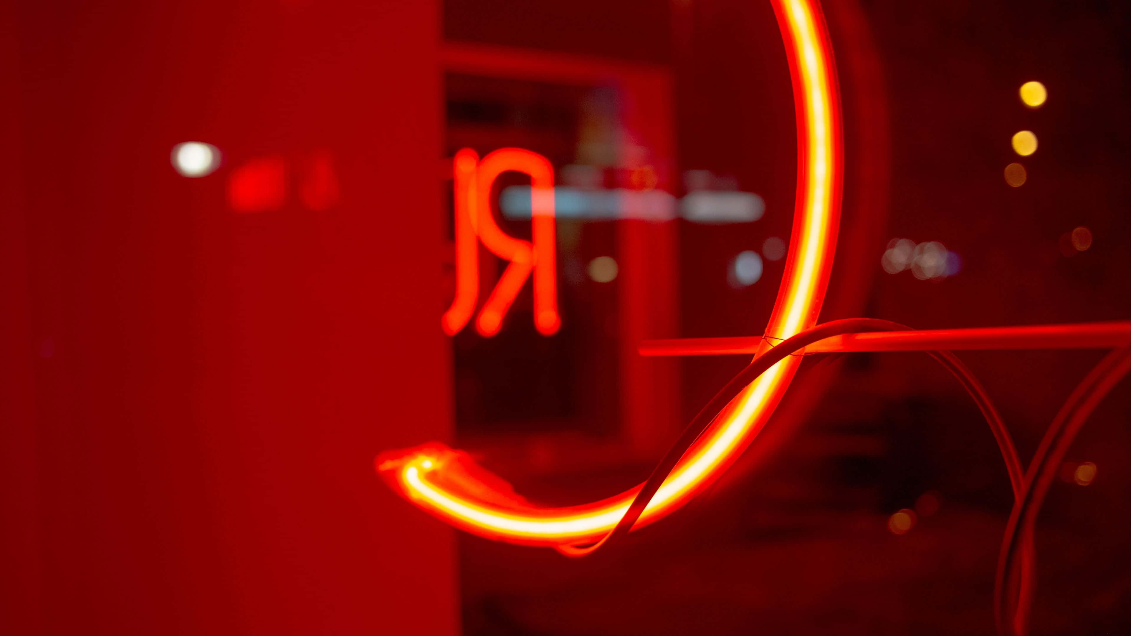 "Yoğun Neon Kırmızı Arka Plan" Duvar Kağıdı