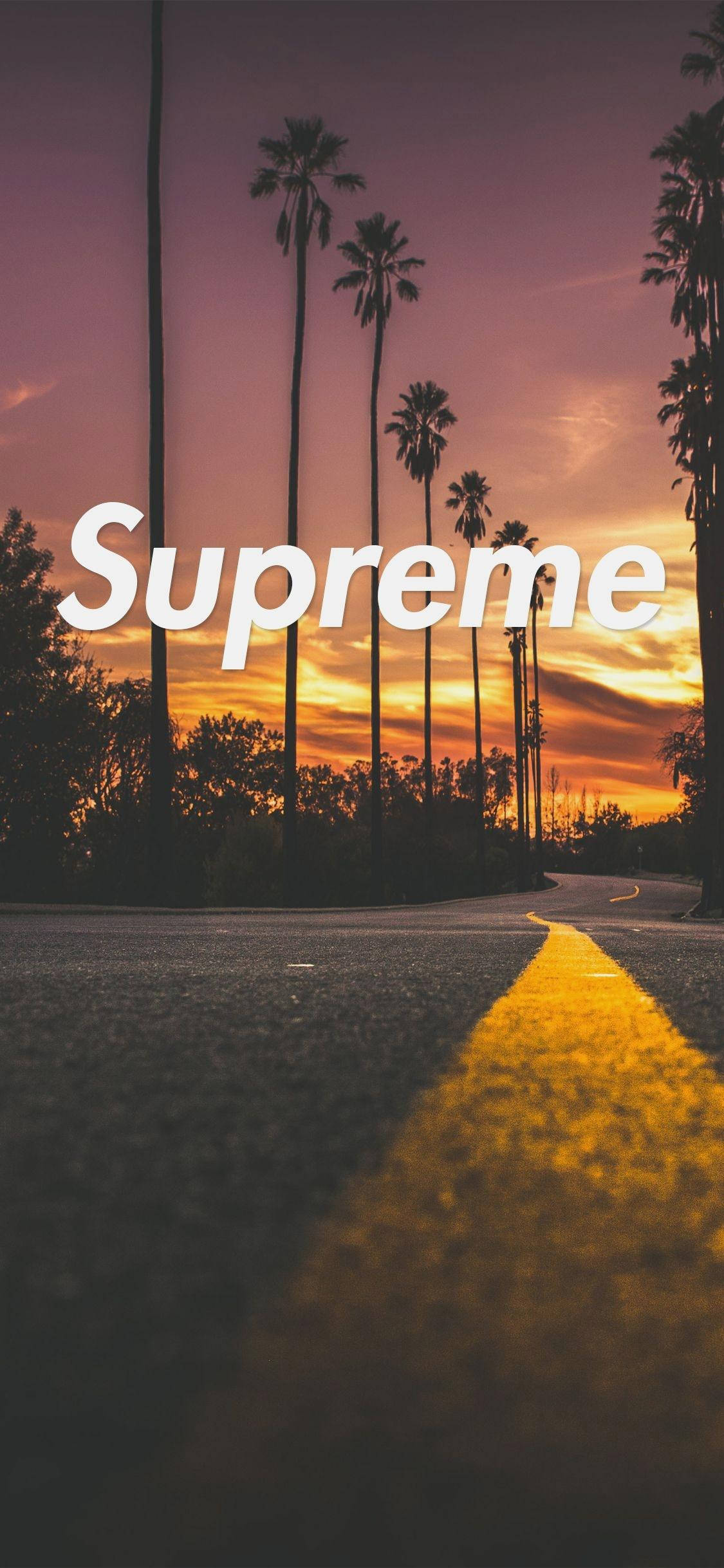 Yolda Turuncu Supreme Logosu Duvar Kağıdı