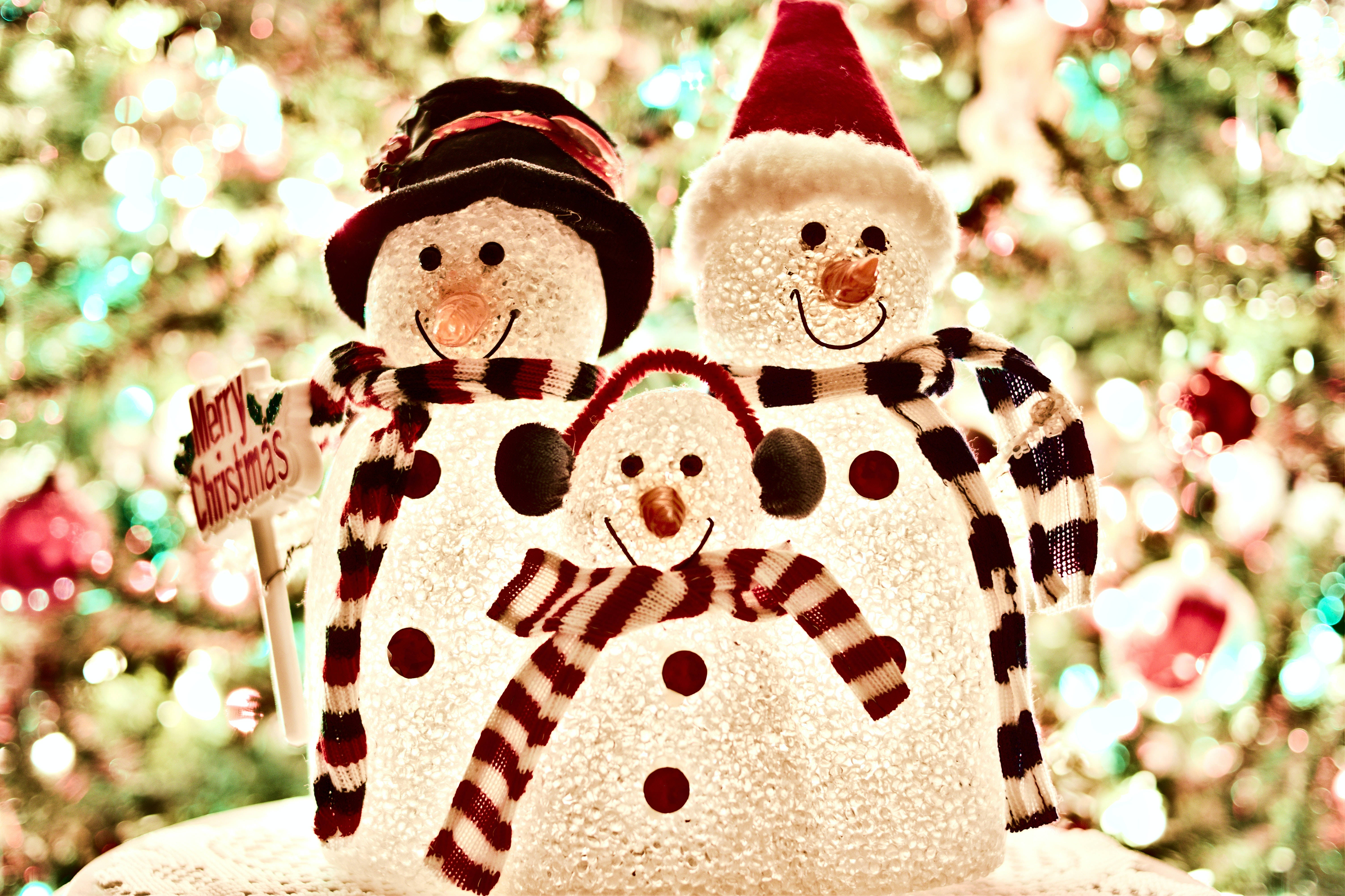 Yüksek Çözünürlüklü Noel Kardan Adam Ailesi Duvar Kağıdı