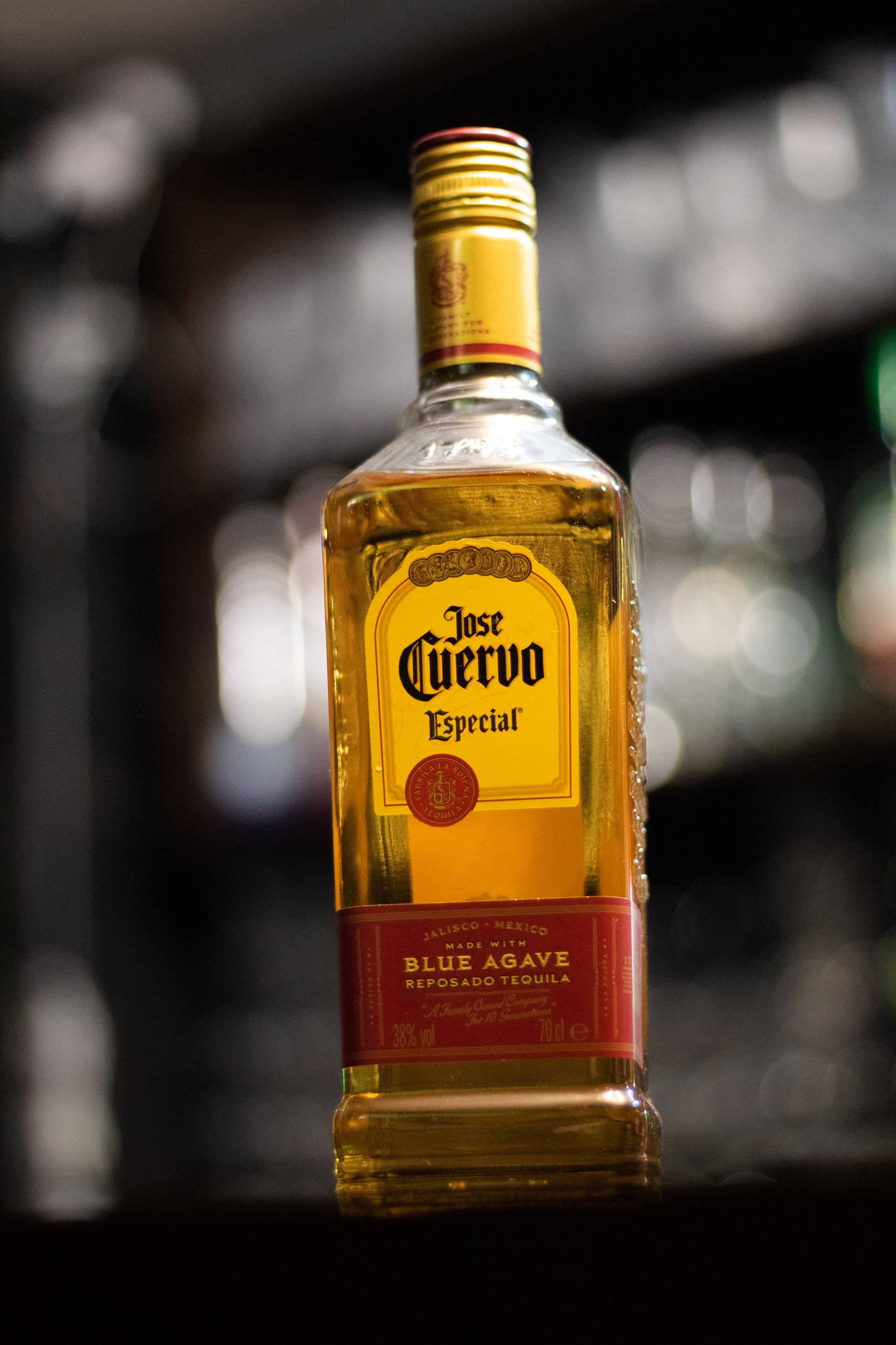 Zarif Jose Cuervo Agave Tekila Şişesi Duvar Kağıdı