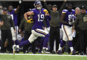 Adam Thielen Geniş Alan Alıcısı