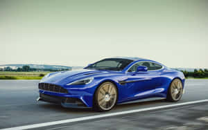 Aston Martin Vanquish'in Gücünü ve Zarafetini Deneyimleyin — Steam Deck OLED Duvar Kağıdı