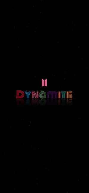 Basit Siyah BTS Dynamite Logosu — iPhone 15 Duvar Kağıdı