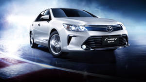 Beyaz Toyota Camry 4K Dumanlı — 4K Duvar Kağıdı