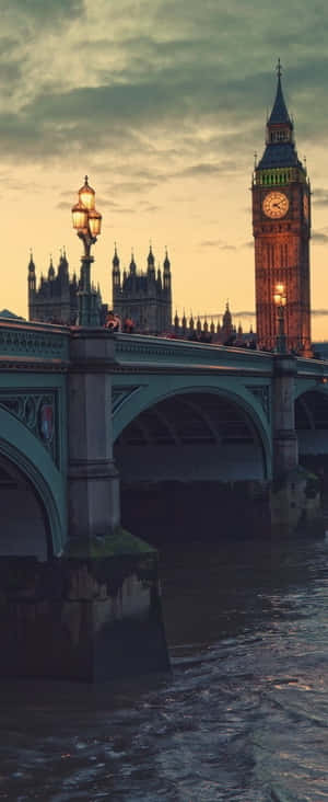 Londra iPhone — Galaxy Z Fold 6 Duvar Kağıdı