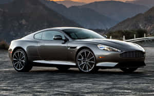 Büyüleyici Aston Martin DB9 Zarif Bir Ortamda — MacBook Air M1 Duvar Kağıdı