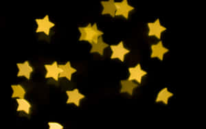 Estetik Sarı Gün Doğumu ve Dağlar