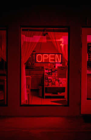 Kırmızı Neon Estetiği