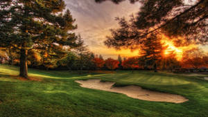 Golf Sahasında Gün Batımı duvar kağıdı