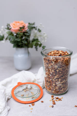 Granola ve Pembe Gül Çiçeği — Gül Çiçeği Duvar Kağıdı