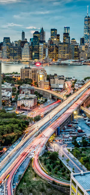 iPhone X New York Arka Planı — Realme C85 Duvar Kağıdı