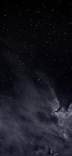 Karanlık Modda Bulutlu Gökyüzündeki Yıldızlar — Galaxy S24+ Duvar Kağıdı