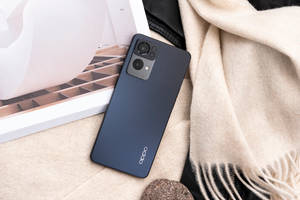 Koyu Gri Oppo Akıllı Telefon