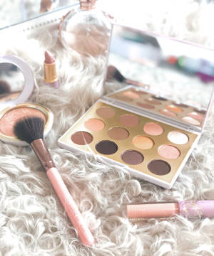 Mac Cosmetics Snow Ball Duvar Kağıdı — Estetik mac Duvar Kağıdı