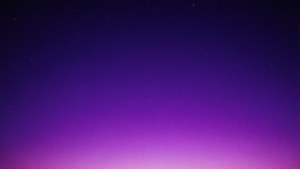 Yıldızlarla birlikte minimalist neon mor gradyan. — Neon mor Duvar Kağıdı