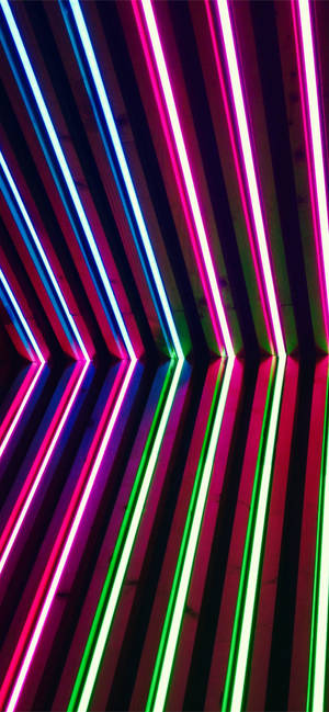 Neon Mor Iphone Tüp Işıklar — iPhone 18 Duvar Kağıdı