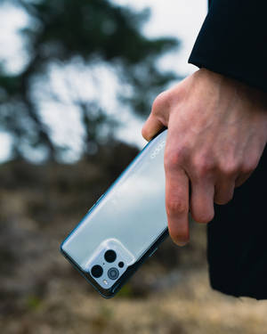 Oppo Cihazlı Genç Adam