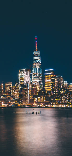 Parlayan New York Şehri iPhone — iPhone 14 Pro Duvar Kağıdı