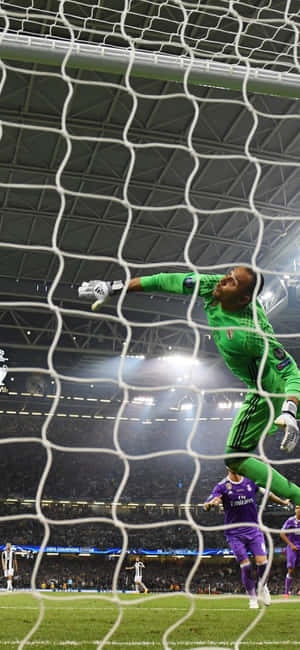 Sahada Aksiyondaki Keylor Navas — Xiaomi T Duvar Kağıdı