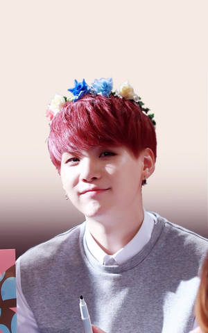 Sevimli BTS Suga Çiçek Taçlı — Sevimli bts Duvar Kağıdı