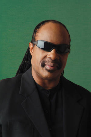 Stevie Wonder Yeşil Arka Plan — Koyu yeşil estetik Duvar Kağıdı