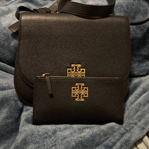 Tory Burch Çanta ve Debriyaj duvar kağıdı — Pixel Watch 3 Duvar Kağıdı
